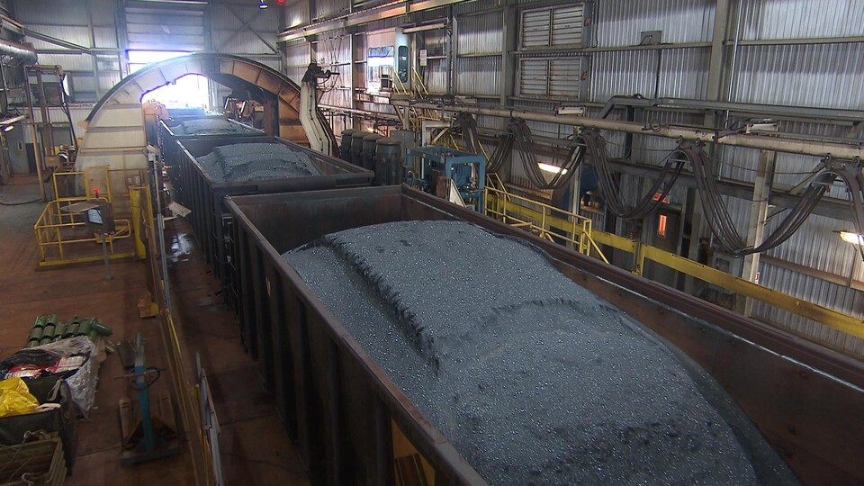 Les premiers trains de minerai de fer en provenance de la mine du lac Bloom.