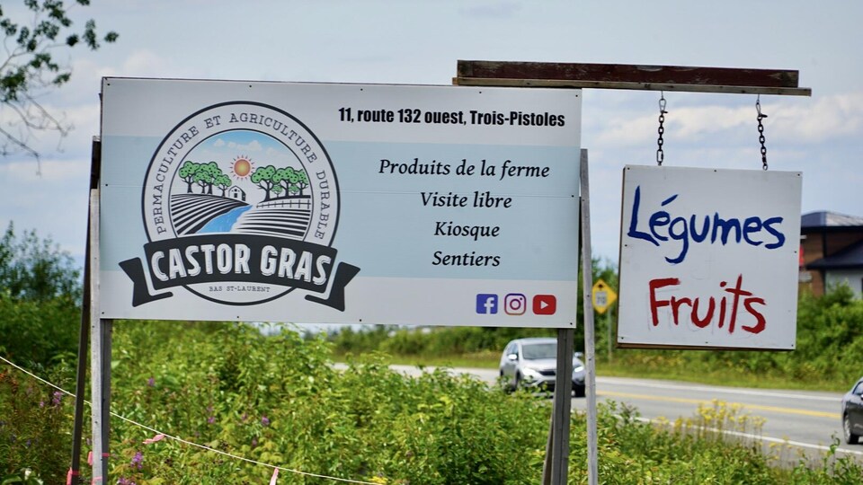 Pancarte de la Ferme du Castor Gras.