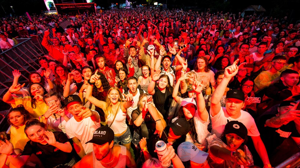 Les trombes d'eau qui se sont abattues sur Montréal n'ont pas empêché les festivaliers de profiter de la première journée de cette édition 2017 d'Osheaga.