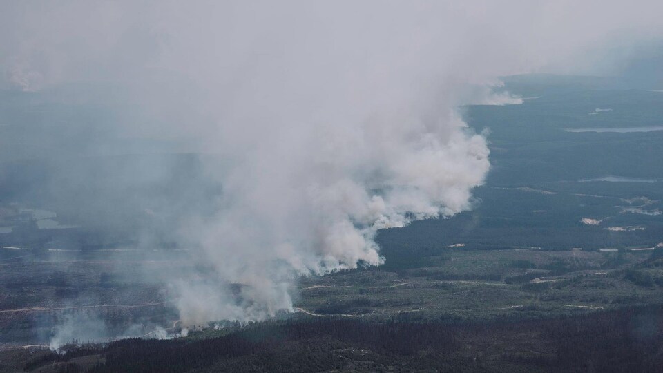 Feu de foret au nord du Lac-Saint-Jean.