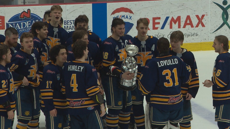Hockey junior A des Maritimes Yarmouth balaie Edmundston en finale