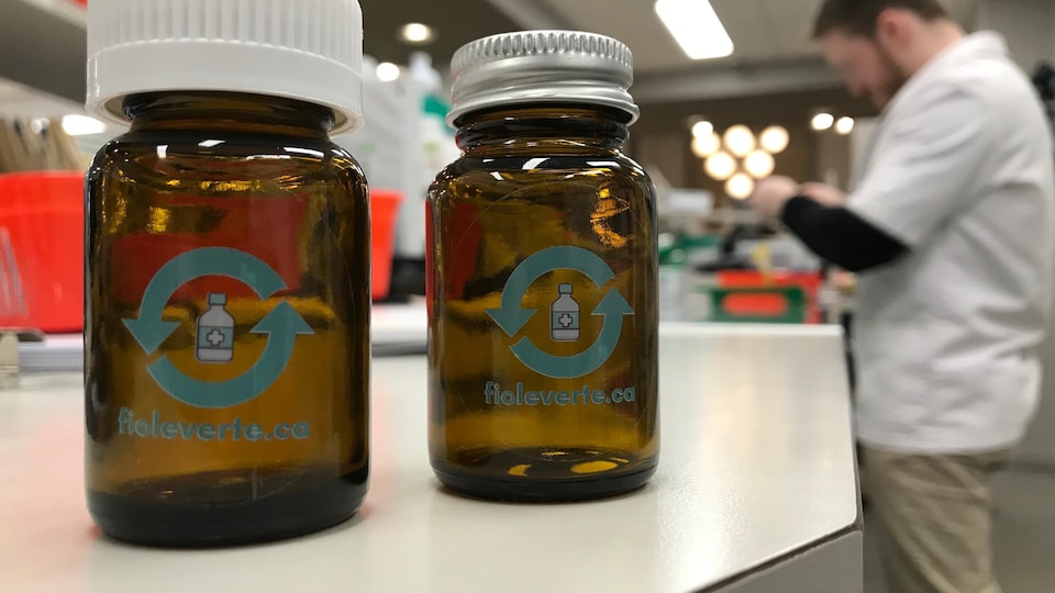 Les pharmacies Familiprix de Lennoxville et de Waterville ont rejoint le mouvement écoresponsable Fiole verte.