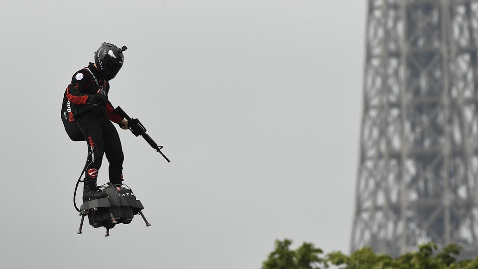 Traversée de la Manche en Flyboard: L'exploit tombe à l'eau Traversée de la Manche en Flyboard: L'exploit tombe à l'eau