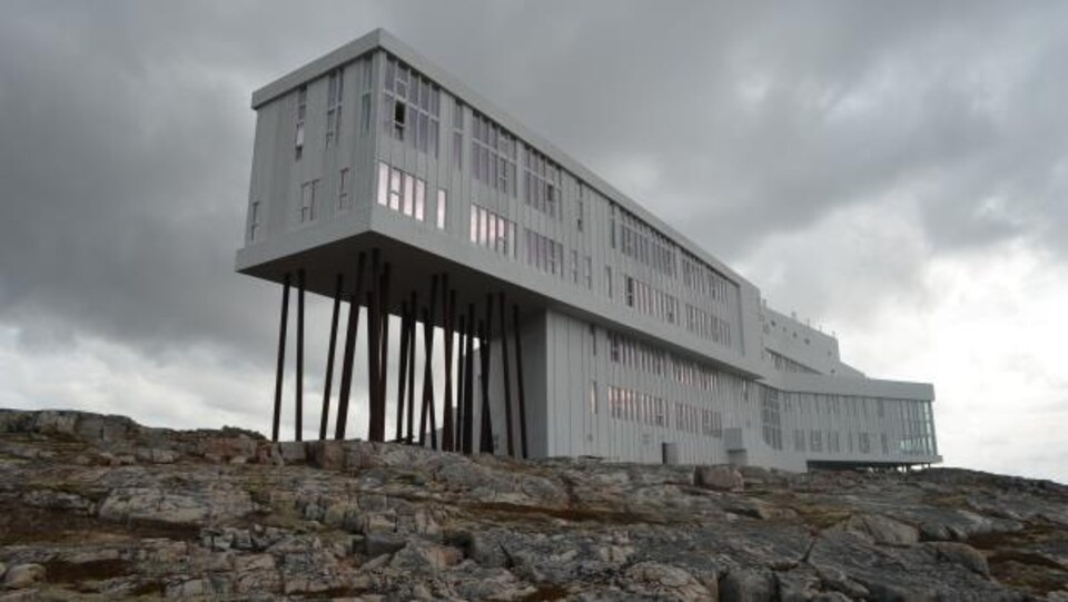 Le tourisme a pris de l'ampleur à l'île de Fogo au nord de Terre-Neuve depuis l'inauguration de l'hôtel Fogo Island Inn.