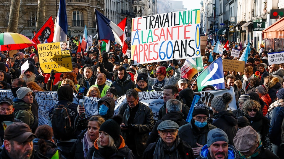 Des milliers de manifestants dans les rues de Paris.