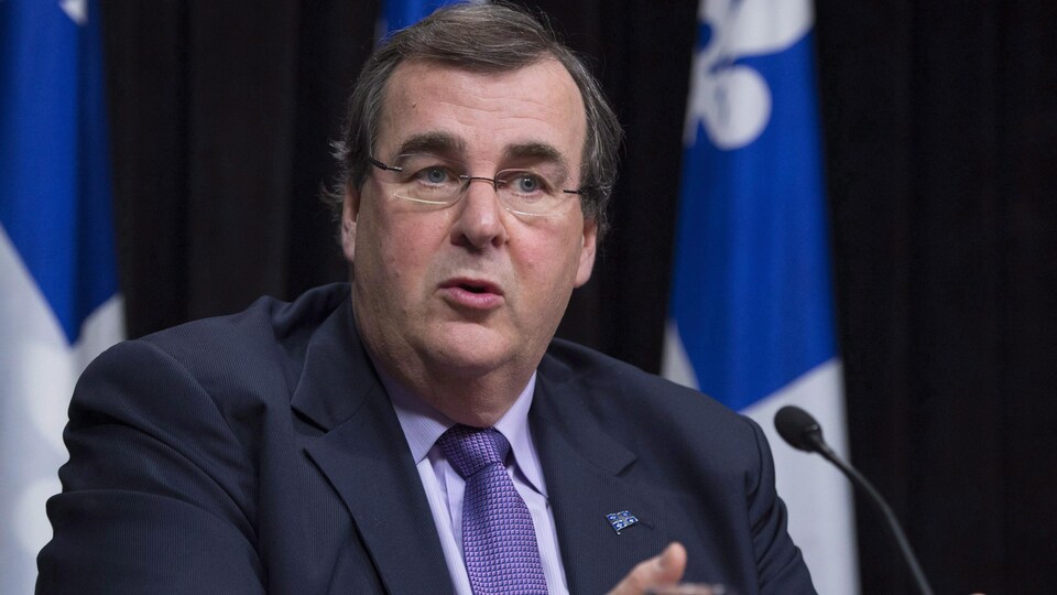Le ministre François Blais en conférence de presse