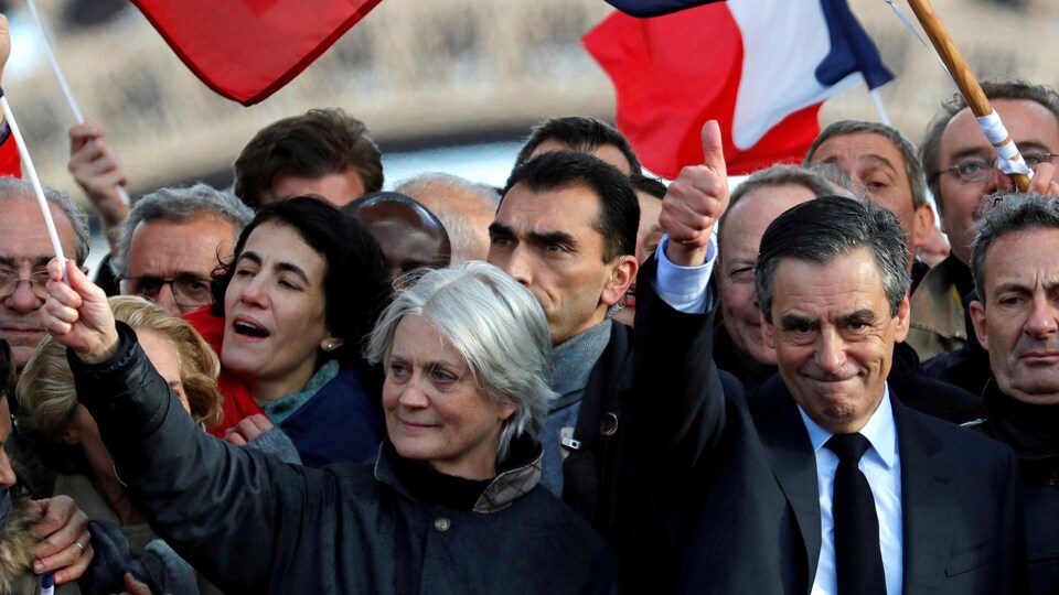 The right-wing candidate for the French presidential election, François Fillon, and his wife Penelope Fillon.