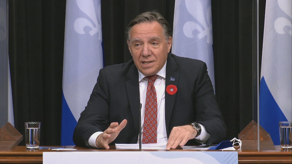 François Legault en conférence de presse à Québec.