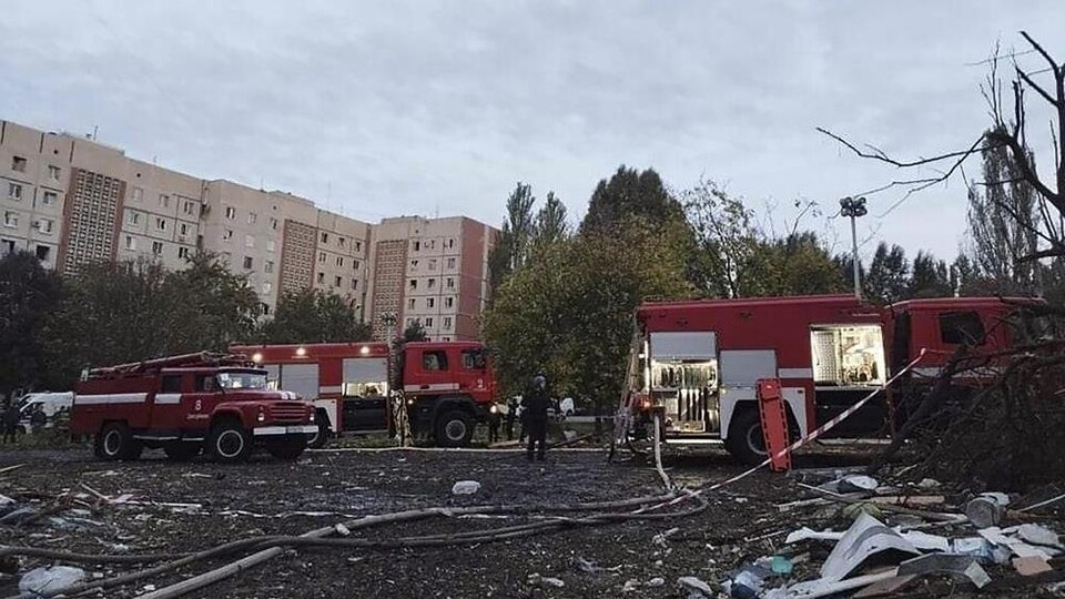 Des camions de pompiers.