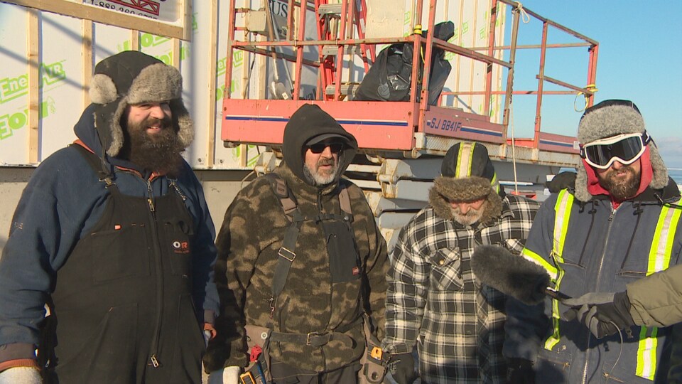 Il fallait être habillé comme un ours pour travailler à l'extérieur, jeudi, à Caraquet.