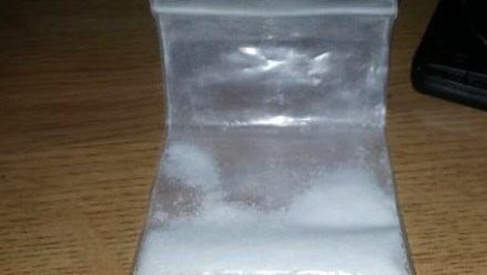 Du furanyl-fentanyl en poudre, dans un sachet.