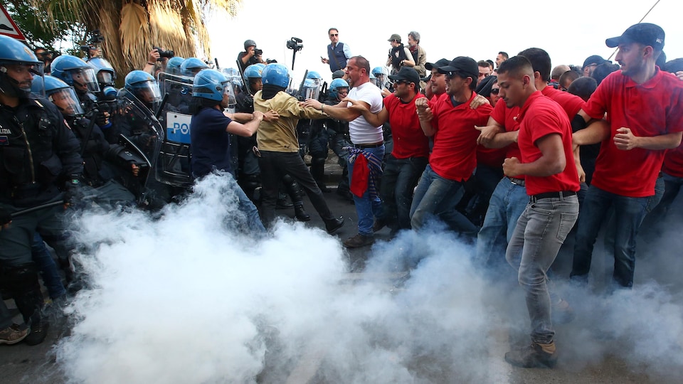 Des heurts ont eu lieu samedi entre manifestants et forces de l'ordre à la fin d'un défilé organisé pour protester contre les chefs d'État et de gouvernement des pays du G7 réunis à Taormine en Sicile.