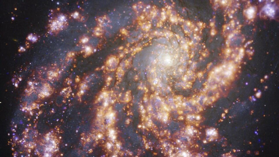 NGC 4254 vue avec MUSE de l'ESO dans plusieurs longueurs d'onde de lumière.