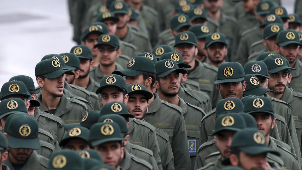 Arrivée d'une procession de Gardiens de la révolution islamique pour une cérémonie à Téhéran, en février 2019.