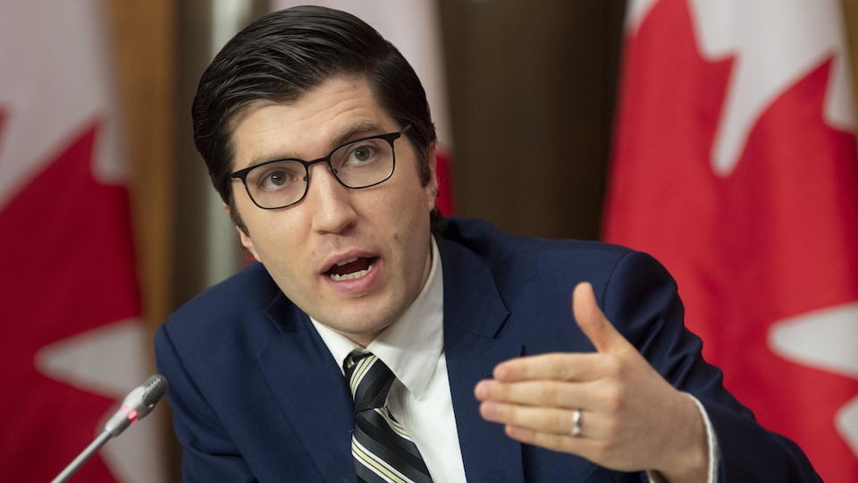 Le député albertain Garnett Genuis.