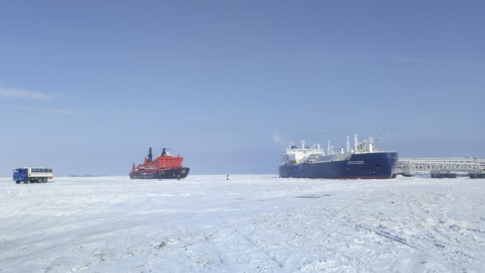 Le navire-citerne Christophe de Margerie dans le port russe de Sabetta.