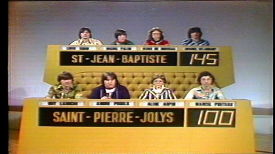 Deus équipes de Génies en herbes, St-Jean-Baptiste et Saint-Pierre-Jolys