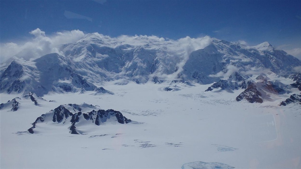 le mont Logan en vol