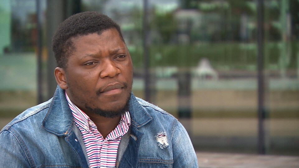La sécurité de Glody Solo serait menacée dans son pays d'origine, la République démocratique du Congo.