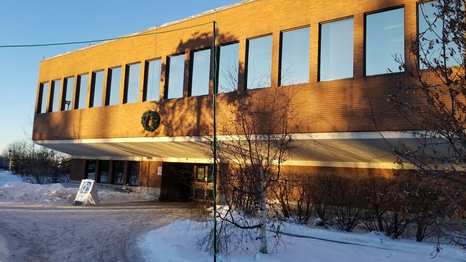 L'hôtel de ville de Yellowknife, en hiver.