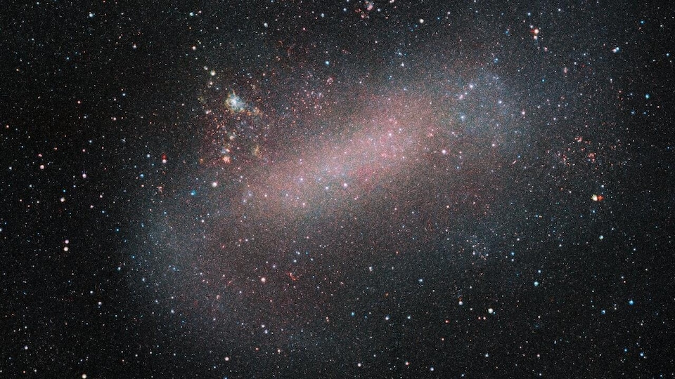 Image du Grand Nuage de Magellan, l’un de nos plus proches voisins galactiques, captée par le télescope VISTA de l’ESO.