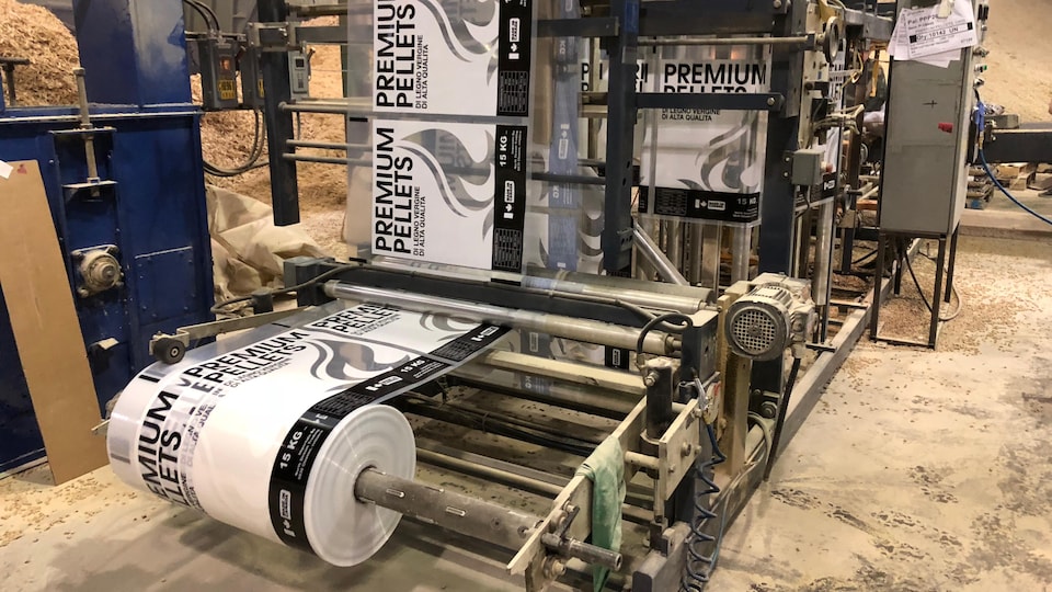 Une usine de granules à LacauSaumon RadioCanada.ca