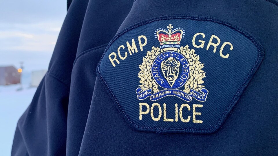 L'écusson d'un policier de la GRC au Nunavut en 2020.