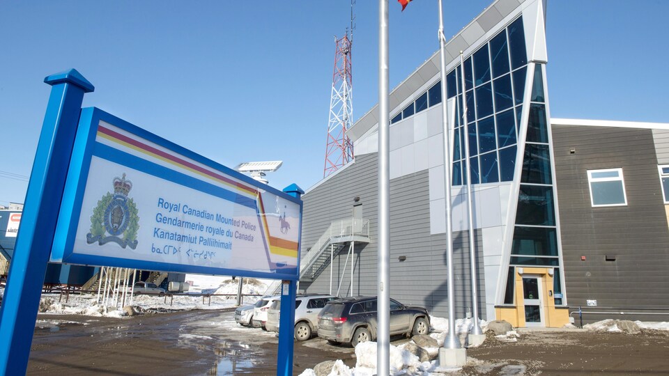 Le bureau de la Gendarmerie royale du Canada à Iqaluit, au Nunavut.