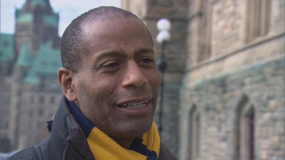 Greg Fergus en entrevue.