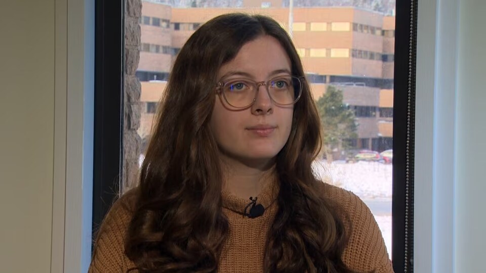 Madison Bailey étudie en science infirmière à l'Université Memorial.