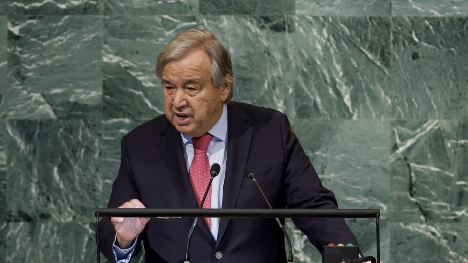 Antonio Guterres prononce une allocution.