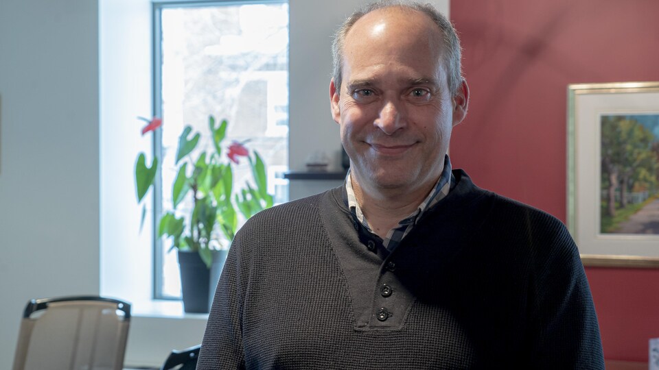 Le maire de Rimouski dans son bureau.