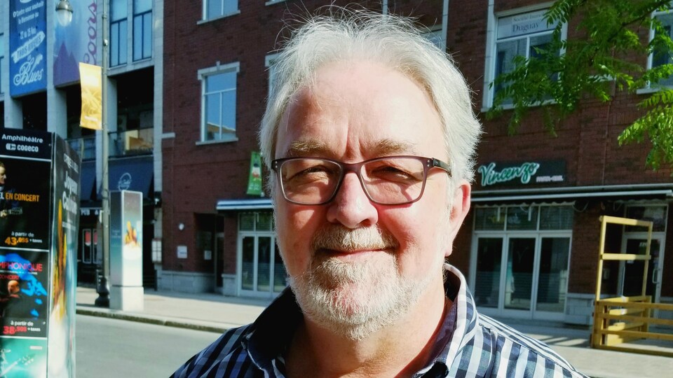 Guy Marchands, tout sourire au centre-ville