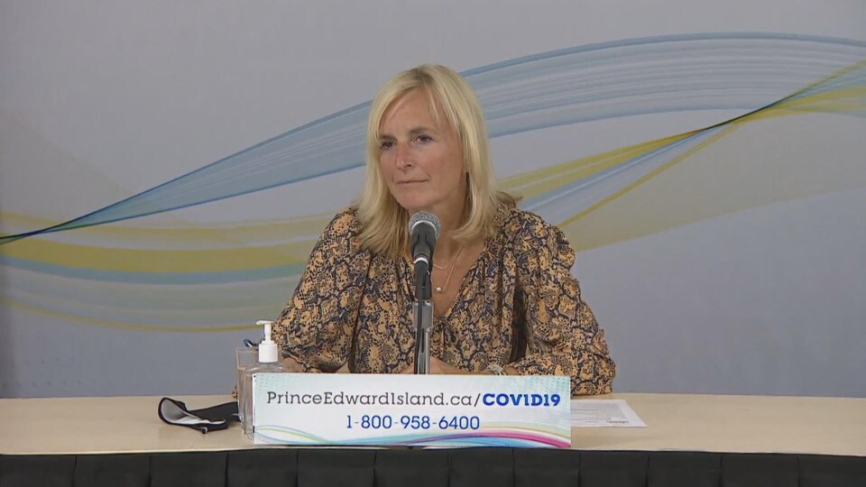 Heather Morrison en conférence de presse.