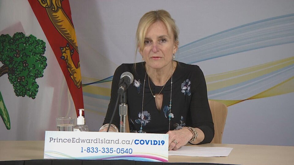 La conférence de presse de la docteure Heather Morrison, médecin hygiéniste en chef de l'Île-du-Prince-Édouard, le 2 mars 2021.