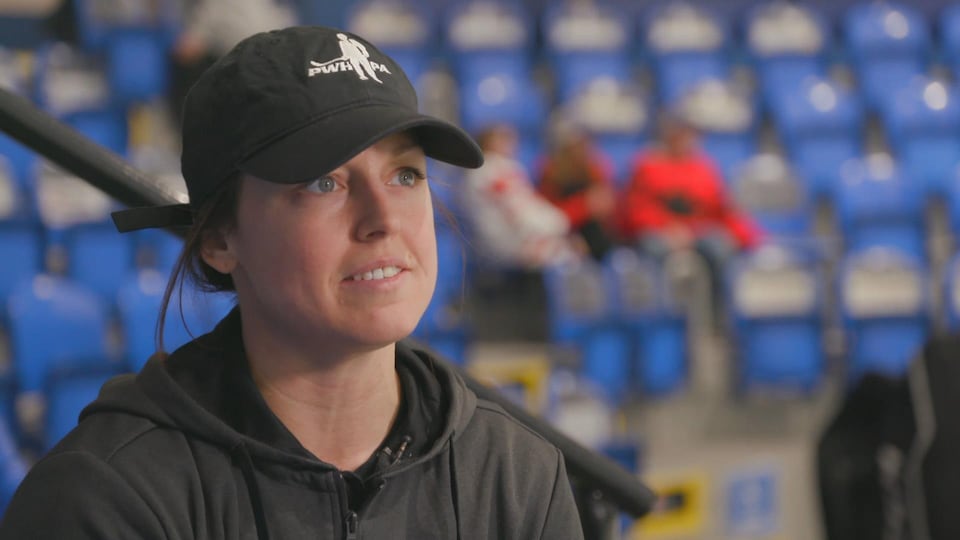 Karell Émard, joueuse de hockey pour l'équipe Harvey's