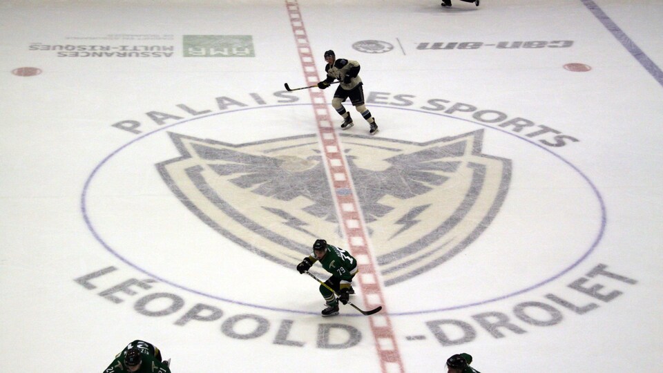 Un match de hockey entre les Foreurs de Val-d'Or et le Phoenix de Sherbrooke