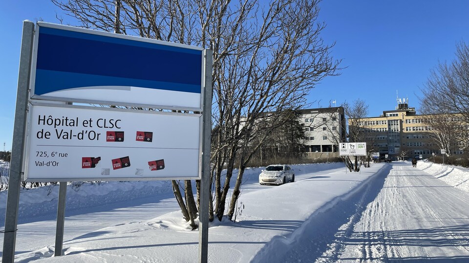 L'hôpital de Val-d'Or en hiver.