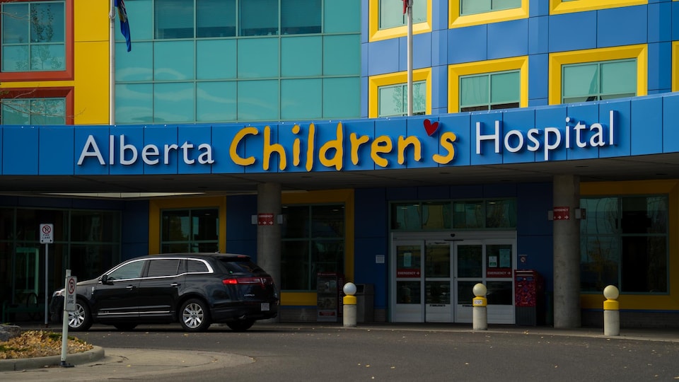 Façade de l'Hôpital pour enfants de l'Alberta, à Calgary, en septembre 2021.