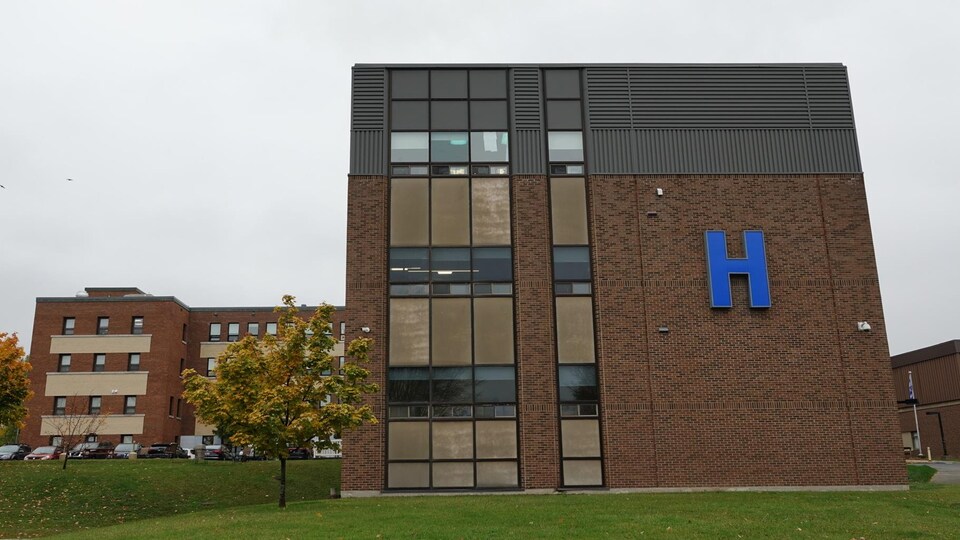 La façade de l'hôpital de Maria.