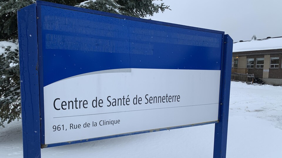 L'affiche du Centre de santé de Senneterre.