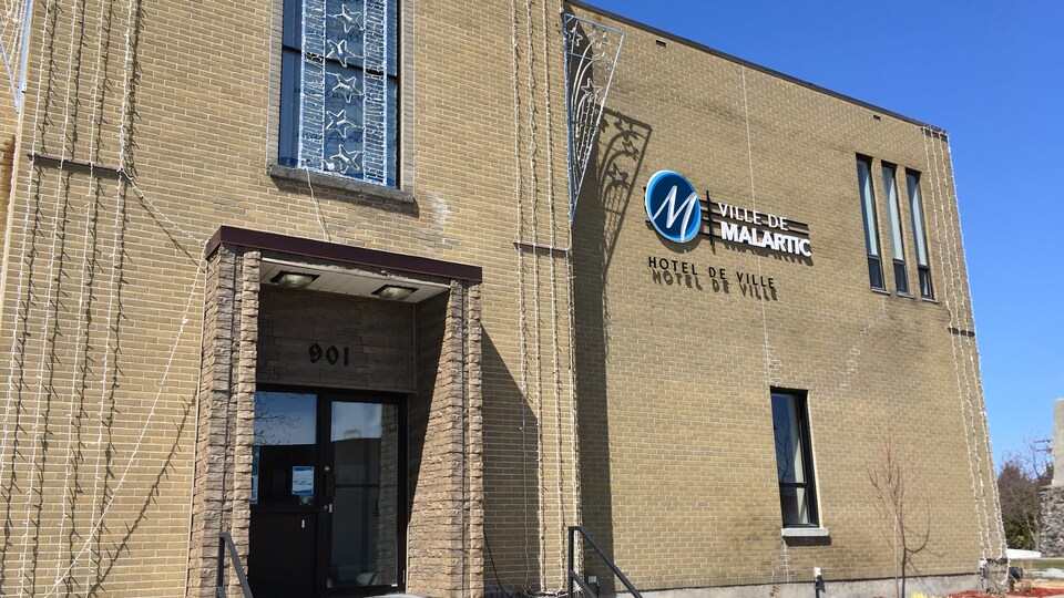 L'hôtel de ville de Malartic.