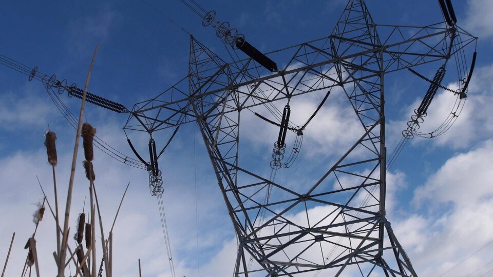 Un pylône d'Hydro-Québec.