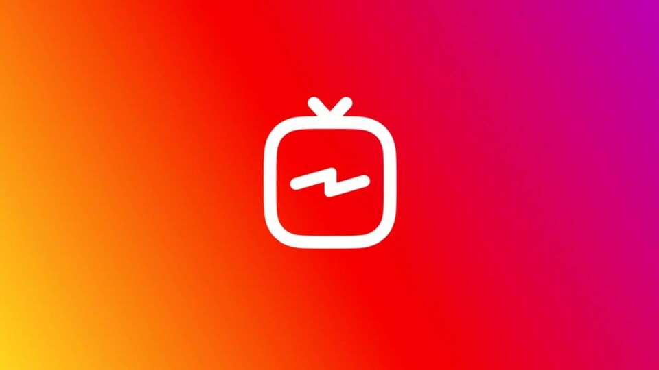Le logo d'IGTV sur un fond multicolore.