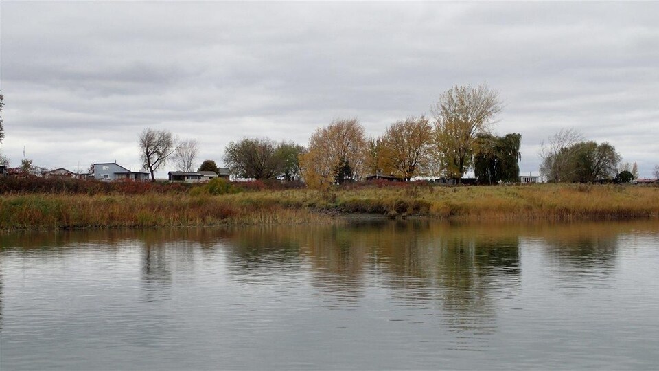 Plus d'une centaine de chalets ont été construits sur l'île-Sainte-Thérèse depuis la fin des années 50.