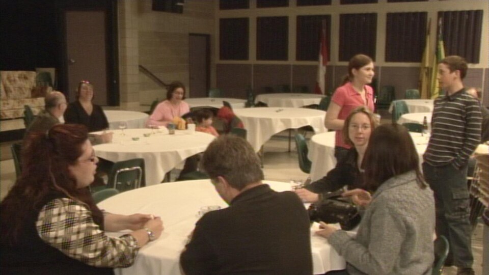 La soirée d'inauguration du restaurant du Bistro du Carrefour des Plaines de Regina, en Saskatchewan, en mai 2008.