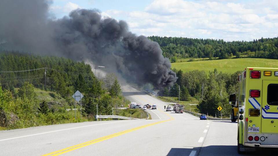 Camionciterne en feu la route 132 est rouverte à SainteAngèlede