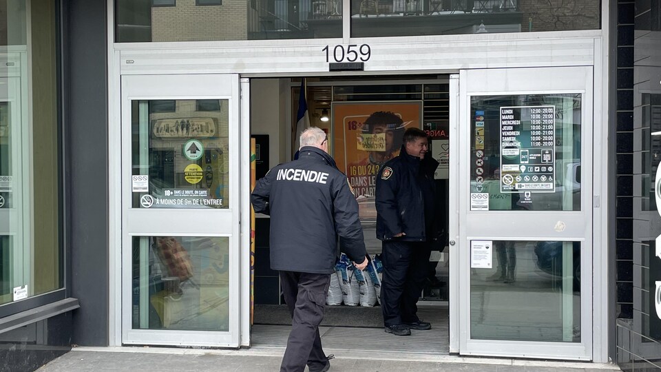 Des enquêteurs tentent de reconstituer le fil des événements.