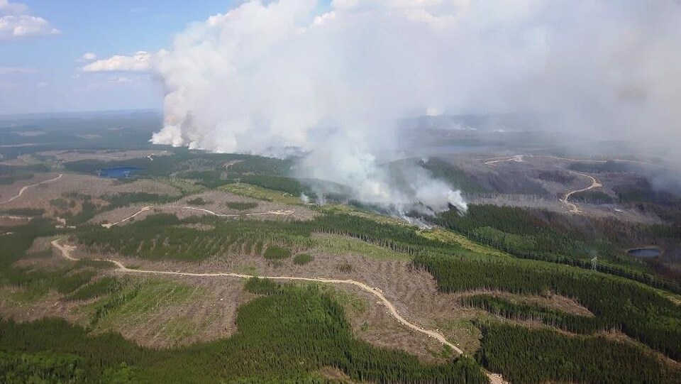 L'incendie de forêt à Labrieville