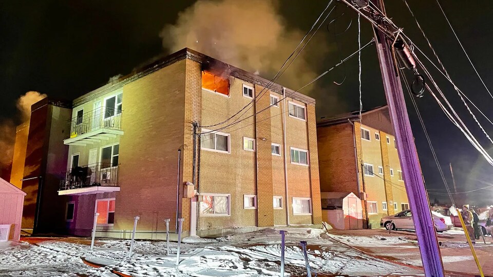 Une personne hospitalisée à la suite d'un incendie dans un immeuble à  logements de Regina 